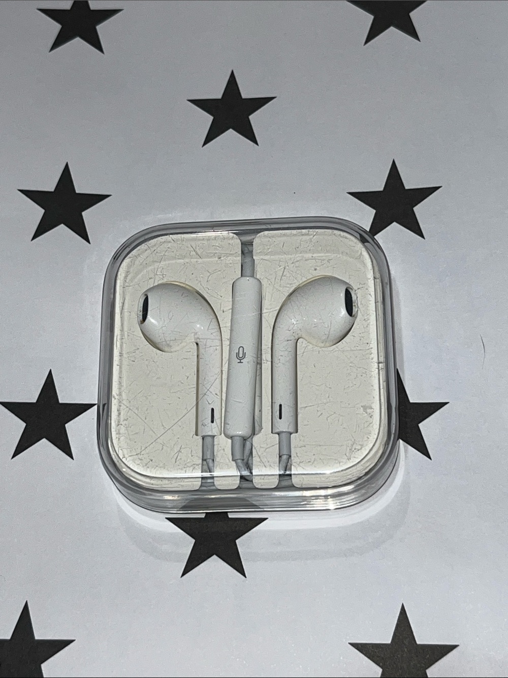 Apple White Wired Earbuds with Inline Mic